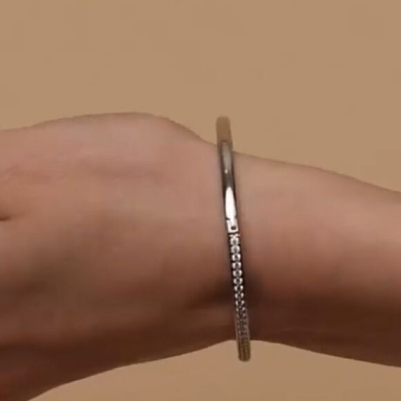 Silver Swarovski Crystal Tennis Bracelet Bangle - Picture 2 of 9